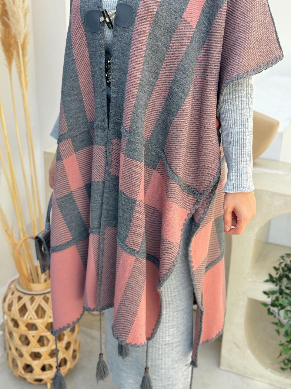 Single Button Front Tassel Detailed Knitwear Poncho 12013